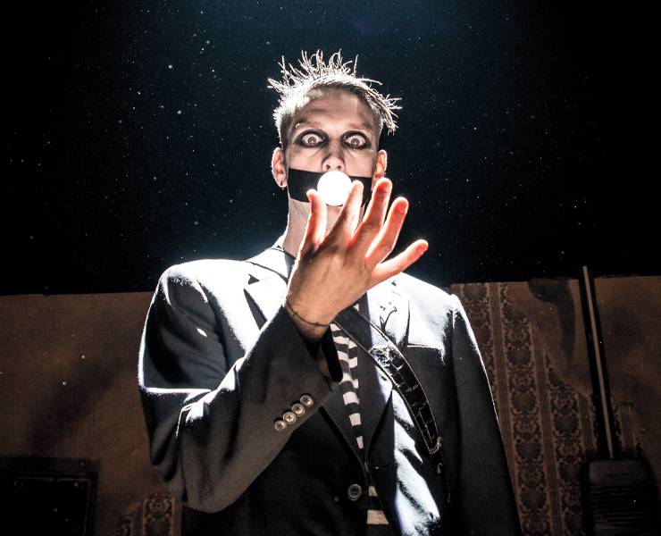 Tape Face is a comedy gold mime in Las Vegas - Las Vegas Magazine