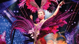 This production on a grand scale at Bally’s brings back the variety show—and family fun.