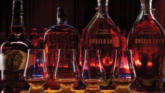 Lounge offers fun, music and darn good spirits at The Shoppes at Mandalay Place.