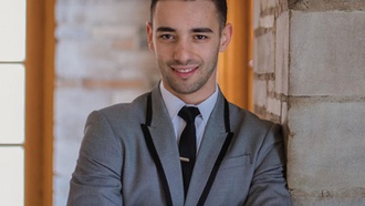 Enjoy the stylings of Michael Nugent at the El Cortez venue.