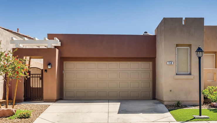 It’s ideal for families and is close to lots of Vegas excitement.