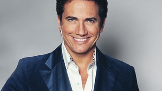 Impressionist brings his multifaceted act back to downtown stage.