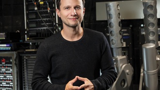 The illusionist enjoys a mix of old and young at his show at The Linq ...