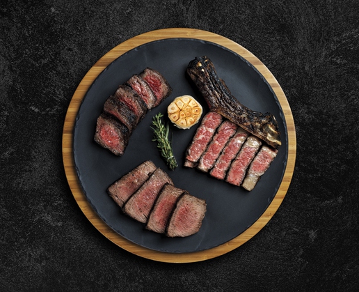 Get great cuts along with a great ambience at Edge Steakhouse at Westgate Las Vegas
