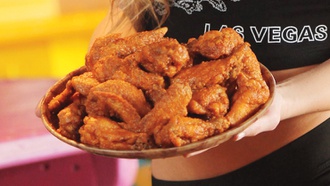 The OYO Las Vegas outlet specializes in great food and plenty of sports viewing.