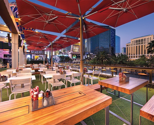 Beer Park in Las Vegas is the ideal spot to enjoy sports on TV while having a beer