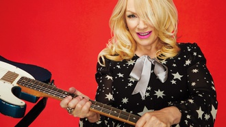 The rocker joins the best-selling group at its Venetian performances.