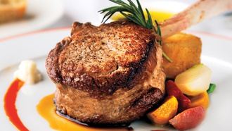 Bellagio restaurant presents dishes that seem to be works of art.