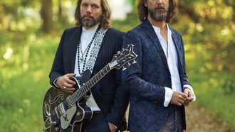 Band flying into Mandalay Bay venue for new shows.