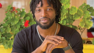 The comedian serves as host for the Luxor production.