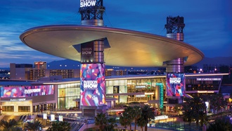 Retail complex features a variety of spring shopping and dining experiences.