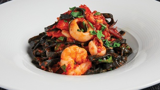 Bobby Flay's Caesars Palace restaurant is a seafood lover's delight.