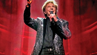 The celebrated performer delivers decades of hits to Westgate Las Vegas.