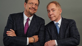 The legendary magic duo are back at their successful Rio residency.