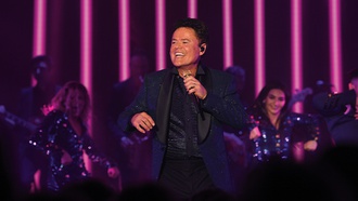 Entertainment royalty resumes his electrifying Harrah’s residency.