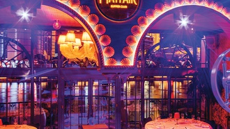 Entertainers add an exciting edge to the evening at this Bellagio restaurant.