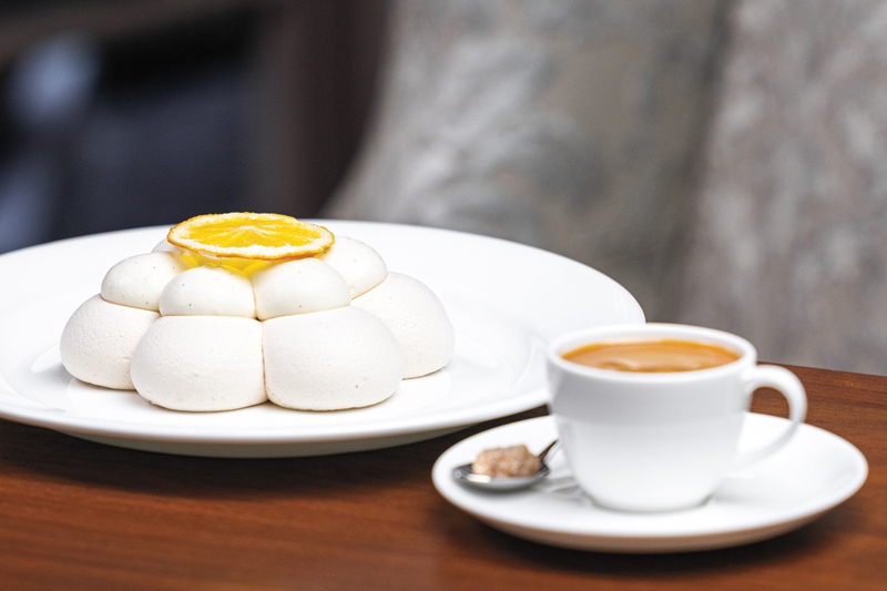 Upside-down lemon meringue pie