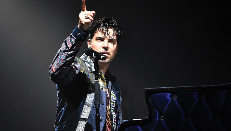 The multitalented performer introduces an energetic new show to the Palms.