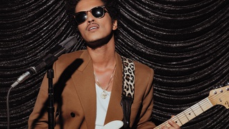 The superstar singer brings a stable of hits, and the possibility of new songs, to ...