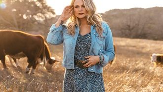 The country singer gives her absolute all at Bakkt Theater at Planet Hollywood.