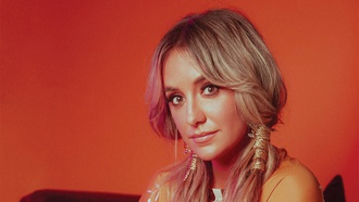 Hot off winning five CMA Awards, the country star visits Virgin Hotels Las Vegas for ...