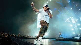 The country superstar performs at Resorts World Las Vegas on Aug. 8-9.