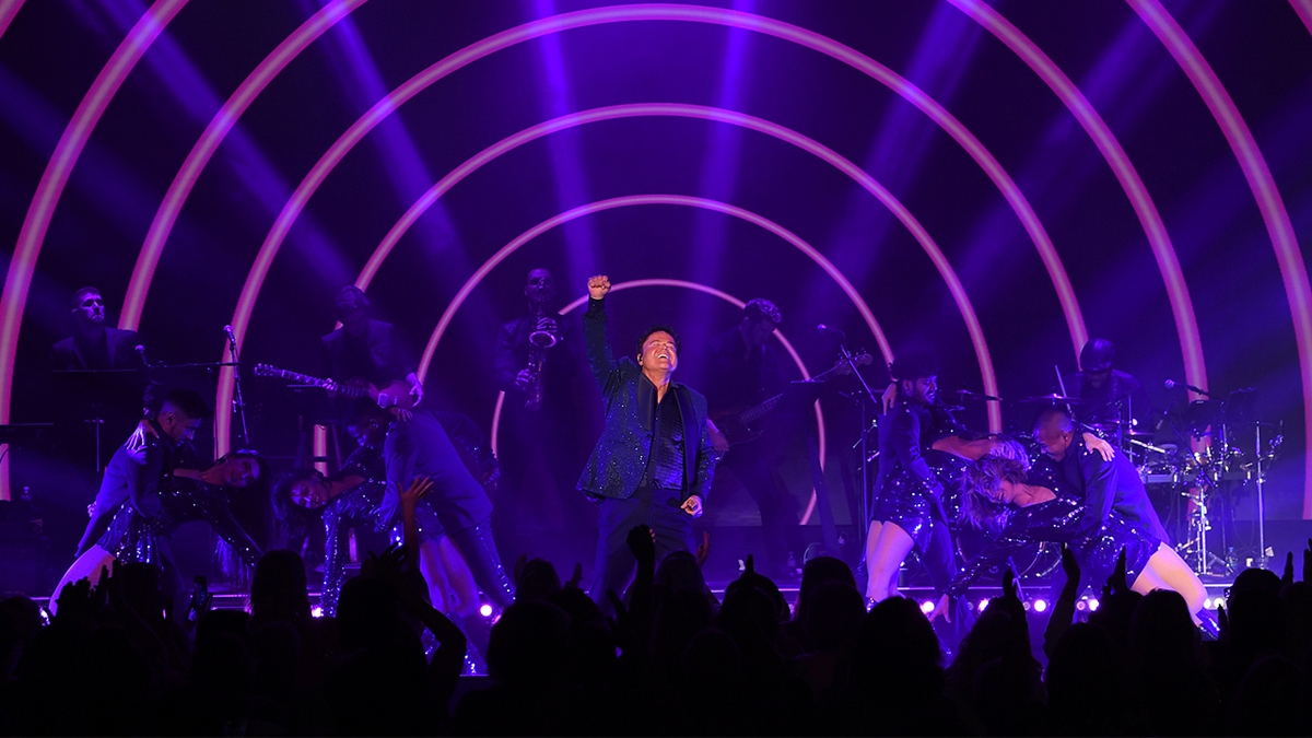 Donny Osmond continues to prove he’s the consummate showman in Las