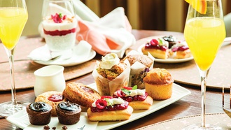 Relax on the weekend at the celebrity chef’s restaurant at The Cromwell.