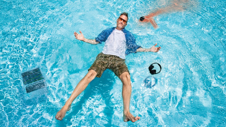 Our camera caught the superstar DJ and producer having fun at Ayu Dayclub at Resorts ...