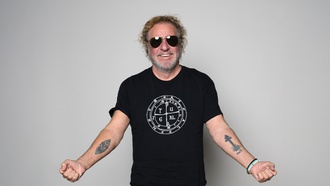 The singer's 'retirement' residency at Park MGM gives fans a return to both solo hits ...