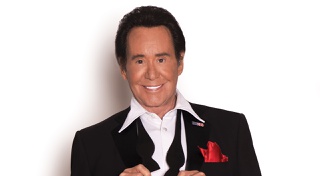 The legendary performer holds court at ‘Up Close and Personal’ at Flamingo.